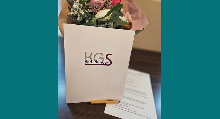 Urkunde zur Kooperation Seniorenresidenz Deister Weser mit der Kooperativen Gesamtschule (KGS) in Bad Münder